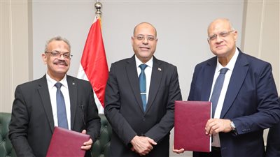 توقيع اتفاقية جماعية لحفظ حقوق 1200 عامل في 