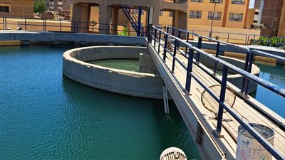 تطهير وتعقيم خزانات ومروقات محطات مياه الشرب الكبرى والصغرى بسوهاج 