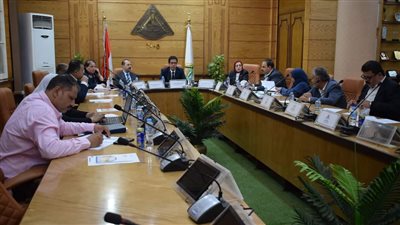 رئيس جامعة بنها يتابع اعمال صيانة المنشآت استعدادا للعام الدراسي الجديد 