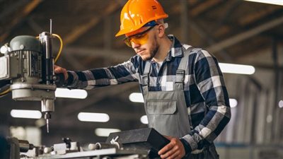 حبس وغرامة.. عقوبة الحصول على تمويل وإنفاقه فى غير المتفق عليه