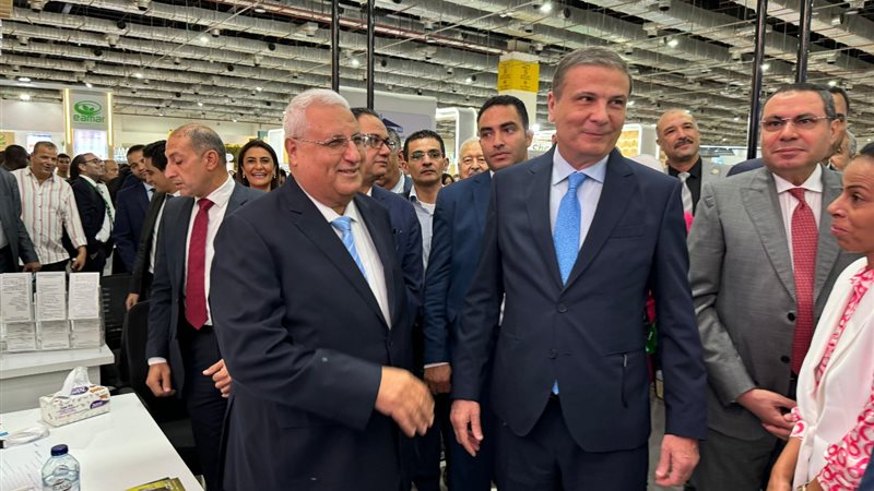 البنك الزراعى يستعرض