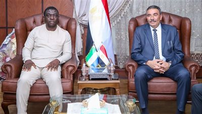 رئيس ميناء دمياط يستعرض إمكانات الميناء ومزاياه التنافسية