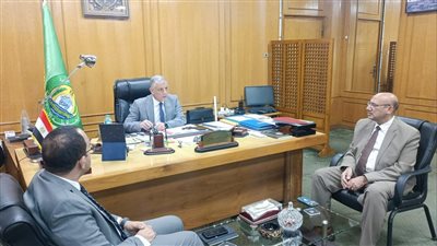 محافظ الإسماعيلية يستعرض اللمسات النهائية للمهرجان الدولي للفنون الشعبية (صور) 