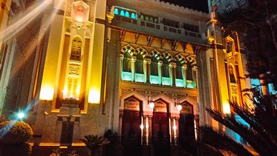 إضاءة معالم البحيرة باللون البرتقالي لدعم نشر ثقافة الجودة وسلامة المرضى