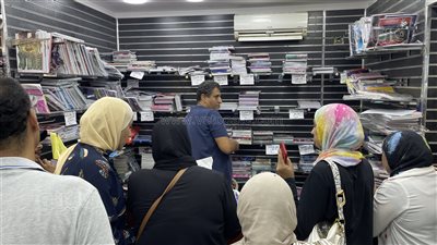 مستلزمات المدارس، أسعار الكراسات بمكتبات النزهة الجديدة (فيديو وصور)