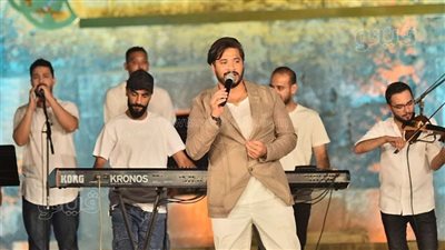 مصطفى حجاج يحيي حفلا غنائيا في العبور، الجمعة 