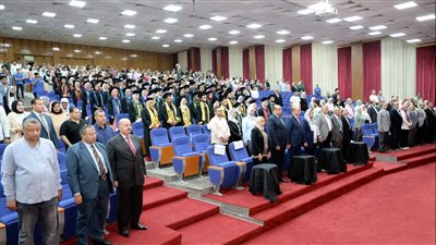 حفل تخريج طلاب البرامج النوعية بكلية الطب البيطري جامعة المنصورة