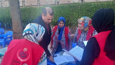 وكيل صحة البحيرة يتابع العمل بحملة 100 يوم صحة بدمنهور (صور)