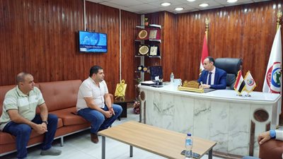 وكيل صحة الشرقية يلتقي مدير مستشفى العزازي للصحة النفسية