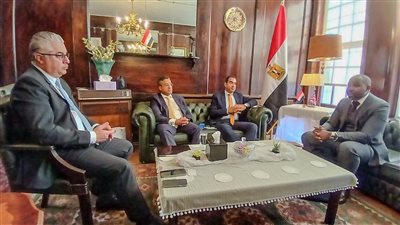 رئيس اقتصادية قناة السويس يلتقي عددًا من ممثلي الشركات البريطانية العاملة بمجال الطاقة 