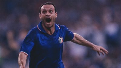 وفاة نجم الكرة الإيطالية توتو سكيلاتشي بعد صراع مع المرض 