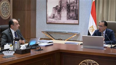 مدبولي يتابع مع وزير قطاع الأعمال عددا من ملفات عمل ومشروعات الوزارة 