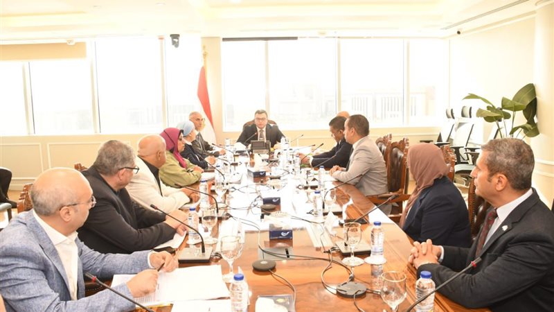 اجتماع وزير الإسكان