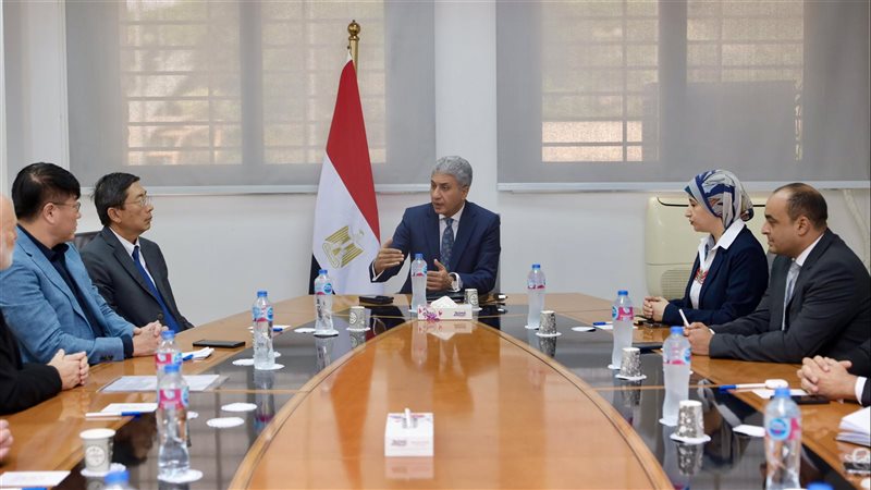لقاء وزير السياحة