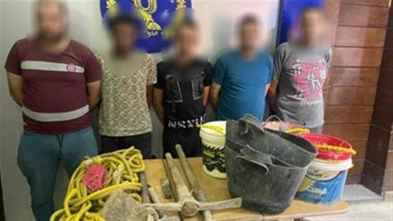 القبض على 5 أشخاص