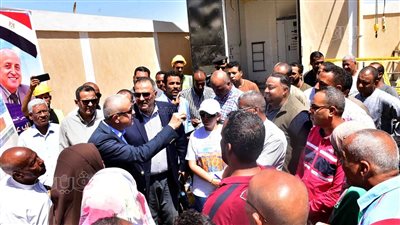 محافظ الأقصر يتابع خطط تنفيذ مشروعات الصرف الصحي (صور)