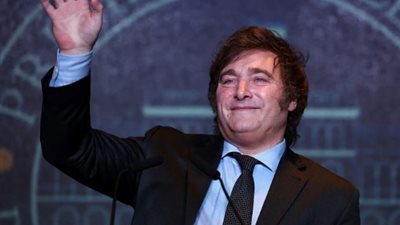 رئيس الأرجنتين بعد خسارته الانتخابات فى بوينس يرس: تعرضنا لانتكاسة وعلينا تقبلها 