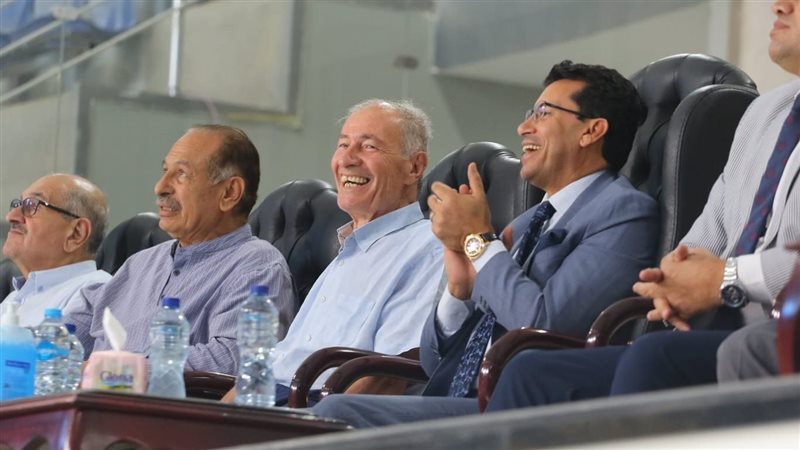 أشرف صبحي يؤازر منتخب