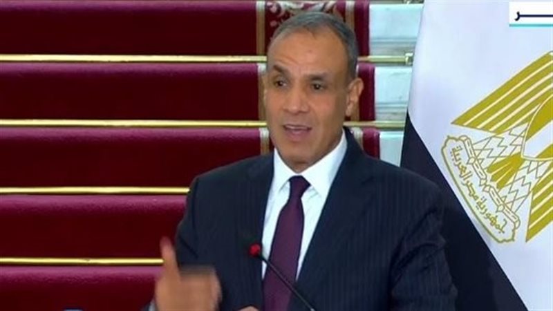 الدكتور بدر عبد العاطى،