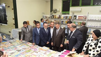 هيئة الكتاب تفتتح معرضا بنادي قضاة المنيا (صور)