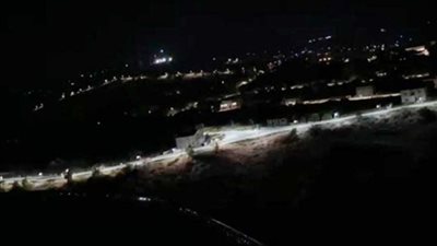 إعلام عبري: صواريخ حزب الله تقطع الكهرباء والاتصالات عن مستوطنة المطلة