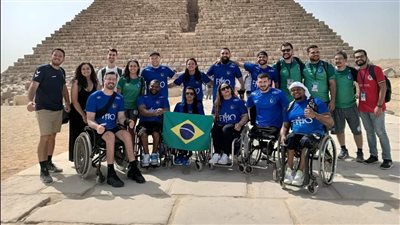 جولة سياحية بالأهرامات لمنتخبات بطولة العالم لكرة اليد للكراسي المتحركة
