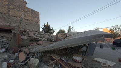 ارتفاع حصيلة ضحايا العقار المنهار في سيراليون لـ 15 شخصا (فيديو)