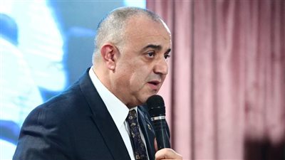 نادي الشمس يشكو طارق لطفي للجنة الأولمبية واتحاد اليد