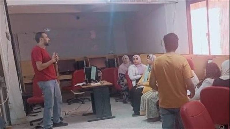 جانب من فعاليات الدورة،