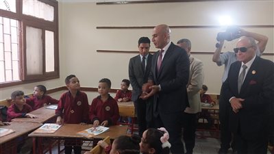 وزير التعليم يأمر بنقل طلاب إحدى المدارس في سوهاج لأعمال الصيانة (فيديو)