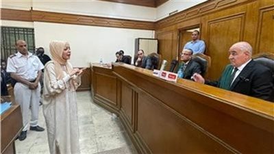 من مضيفة طيران إلى قفص المحكمة.. محطات في حياة قاتلة طفلتها بالتجمع.. تعرفت على دجال إيطالي بدبي.. ادعت معرفتها بأشياء فوق قدرات البشر وعملت معالجة روحانية.. والأطباء يؤكدون سلامة قواها العقلية