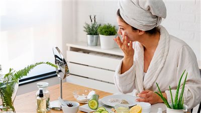 10 مواد طبيعية تساعدك في استعادة نضارة وحيوية البشرة