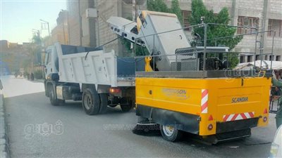 محلية إسنا ترفع 450 طن مخلفات (صور)