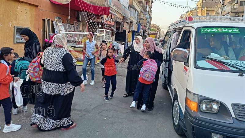 توافد الطلاب في أول