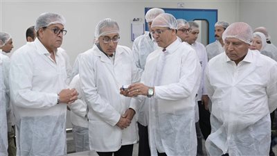 مدبولي: الدولة تهتم بمصانع الدواء لتوفير احتياجات السوق المحلية وخفض فاتورة استيراد 