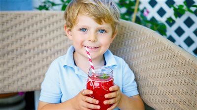 مشروبات للأطفال تجدد طاقتهم خلال اليوم الدراسي (انفوجراف)