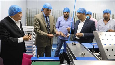 محافظ المنيا يتفقد المنطقة الصناعية ويشهد بدء تشغيل مصنع الأدوية 