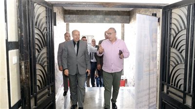 رئيس جامعة المنصورة الأهلية يتفقد إجراءات الكشف الطبي للطلاب الجدد (صور)