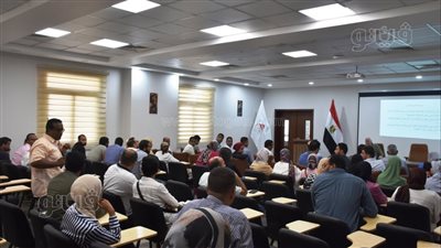 ندوات توعية للتعريف بأسلوب وآلية التعامل مع مختلف الأمراض والوقاية منها بأسوان (صور)