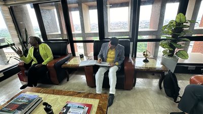 أشرف صبحي يجتمع بأعضاء 