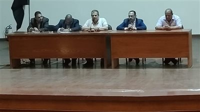 رئيس هيئة السكة الحديد يتفقد سير العمل بالمجمع التكنولوجي للتعليم والتدريب