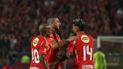 الأهلي يرصد مكافآت ضخمة حال الفوز بالسوبر وقمصان يهدد اللاعبين بعقوبات رادعة 