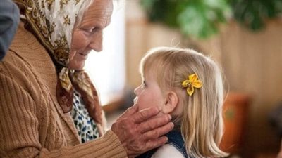 تفسير رؤية الجدة في المنام وعلاقتها بالدعم والمساندة من العائلة 