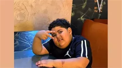 تفاصيل التحقيق في سقوط ابن المطرب الشعبي إسماعيل الليثي من الطابق العاشر