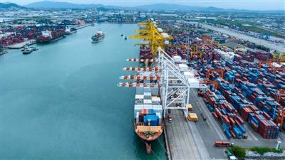 طوارئ بالمواني بسبب توقعات الأرصاد بارتفاع الأمواج 