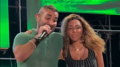 بالأحضان، أحمد سعد يعود لطليقته في حفله بالساحل الشمالي (فيديو) 