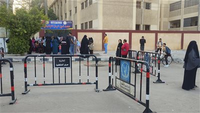 توافد الطلاب على مدارس الدقهلية في أول العام الدراسي (صور) 