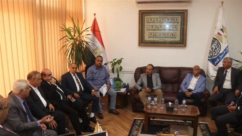 زيارة وزير قطاع الاعمال