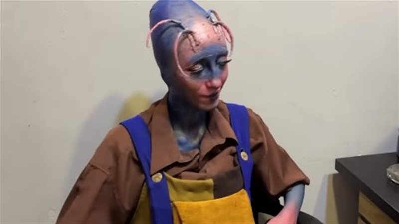 الرسامة المصرية مارينا