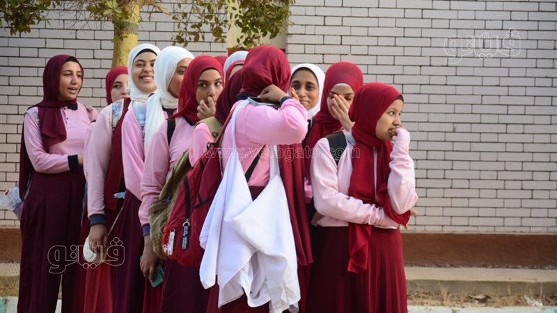 إحالة مديرة مدرسة